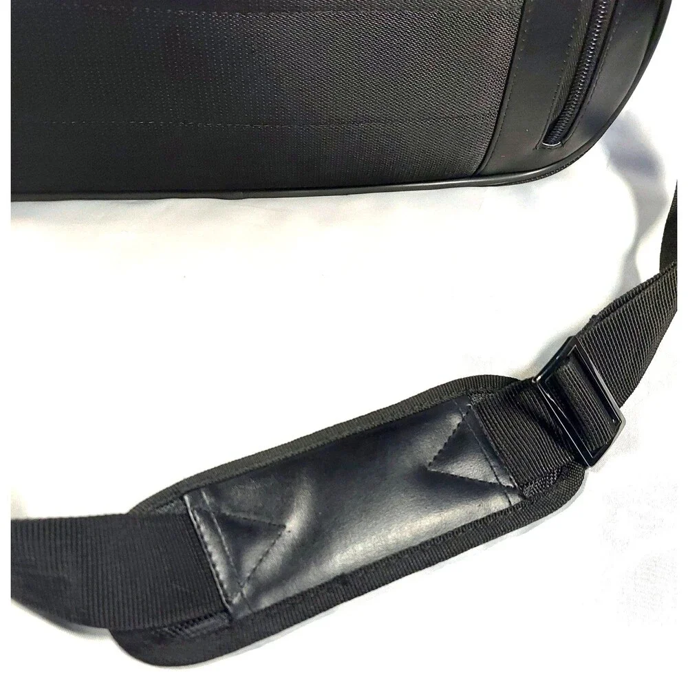 Kenneth Cole Reaction EZ Scan Black Laptop Messenger Bag Carry On Briefcase